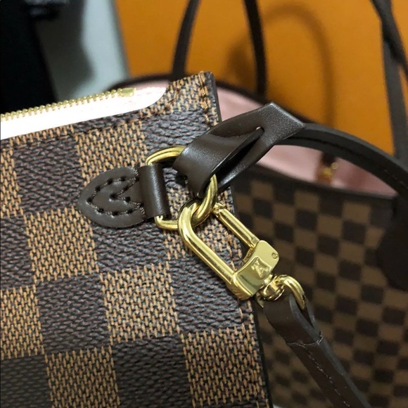 *SOLD*Louis Vuitton Pouch/Clutch/Wristlet - Picture 2 of 3